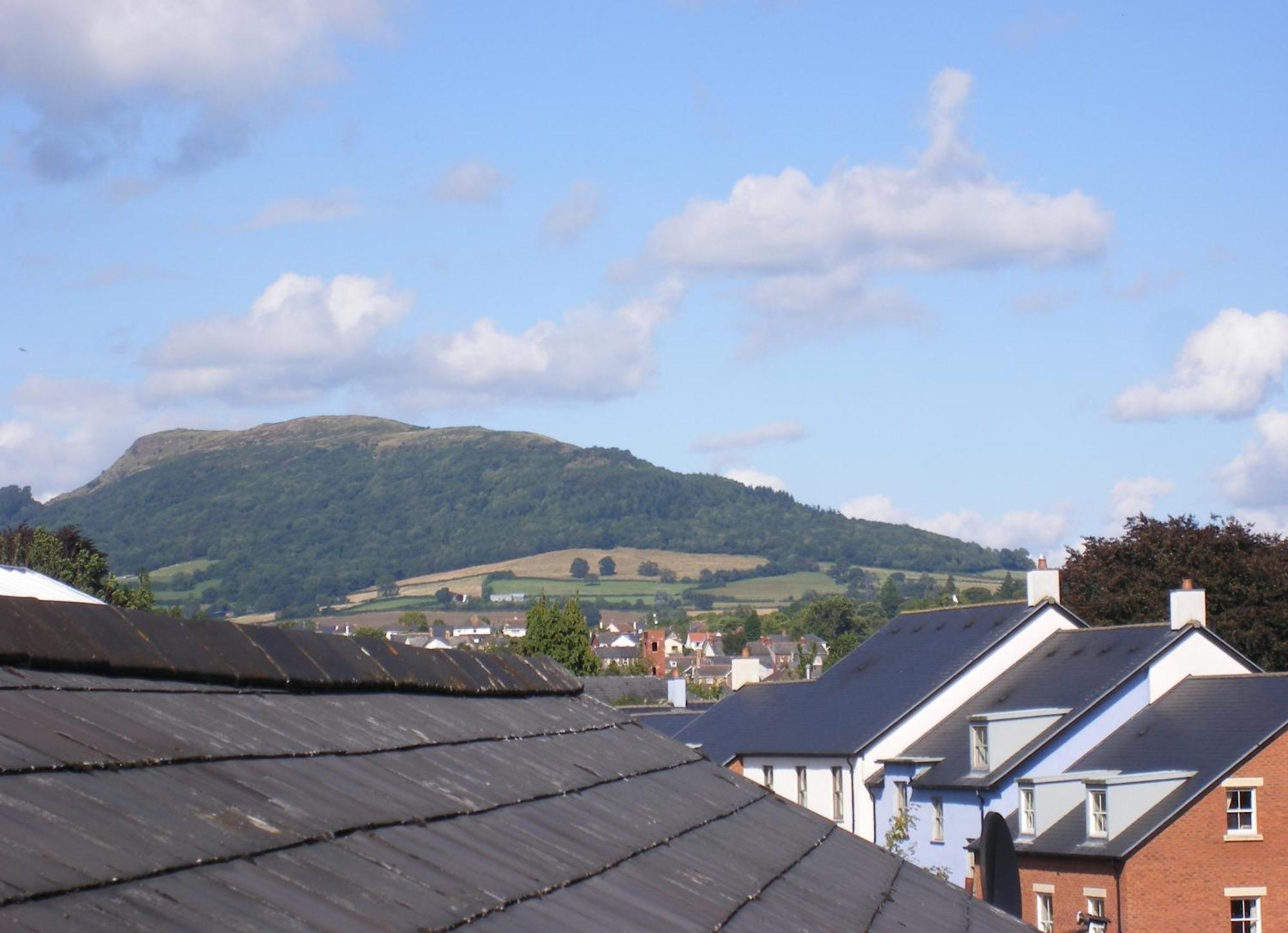 The Kings Head Hotel Abergavenny Exterior foto