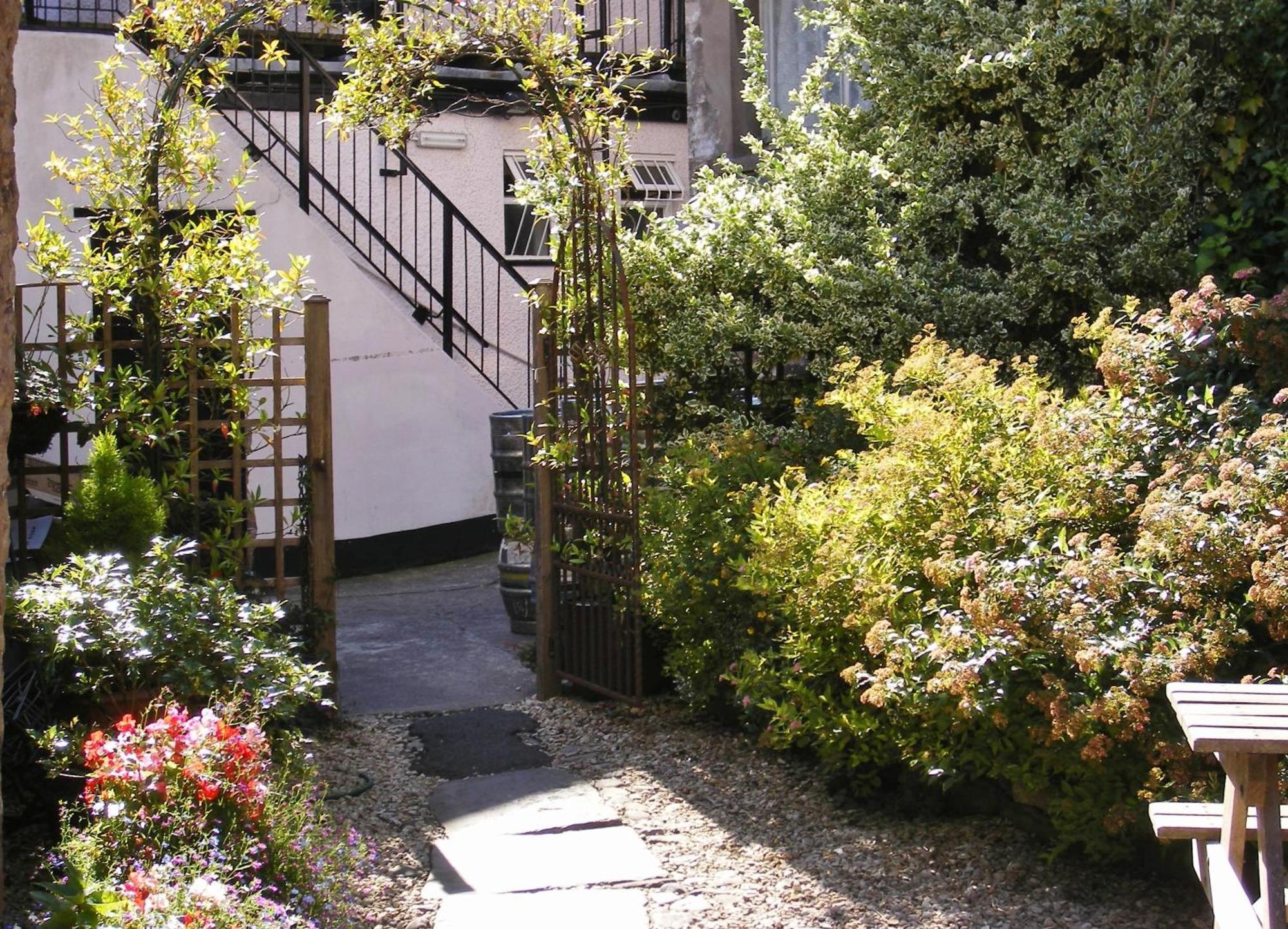 The Kings Head Hotel Abergavenny Exterior foto